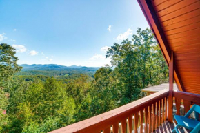 Mtn-View Cottage with Deck and Grill in Dahlonega